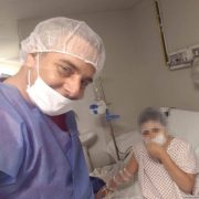 La dura realidad de los artistas en pandemia. Titiritero recurre a rifa para afrontar cuadro de salud de su hijo.