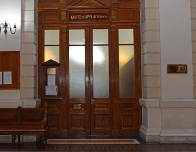 Corte de Santiago confirma fallo que condenó al fisco a pagar indemnización por extravío de cuerpo en el SML