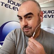 Guardias impiden acceso a periodista en zona del Marinero Desconocido, cuando Piñera promulgaba Ley de Migraciones