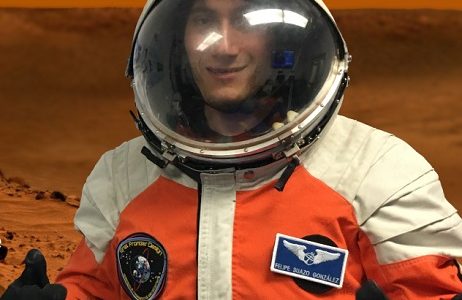 Egresado de la UNAP, becado para realizar entrenamiento espacial que le permitirá realizar misiones a Marte y la Luna