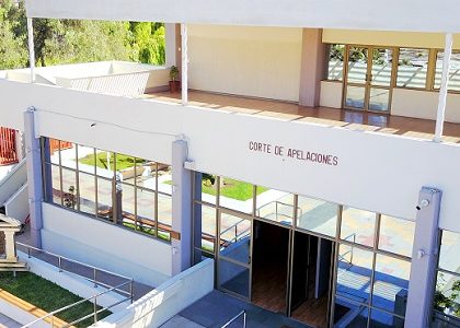 Corte de Arica ordena a la UNAP concluir en 30 días proceso de titulación que condicionó al pago de deuda estudiantil