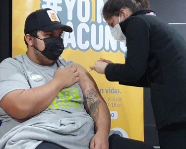 Establecen punto de vacunación contra el Covid y la Influenza en la dirección regional del INJUV