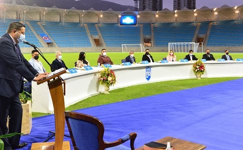 En nombre de Iquique, la Patria, fallecidos por el covid y presos por el estallido social, asumió alcalde de Iquique junto a concejales