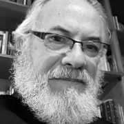 “Vida y Muerte Ajena” es el nombre del nuevo libro de Iván Vera Pinto, que será lanzado en forma virtual
