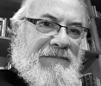 “Vida y Muerte Ajena” es el nombre del nuevo libro de Iván Vera Pinto, que será lanzado en forma virtual