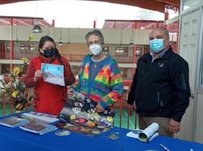 Proyecto Fondart permitió edición de  texto “Flora Costera de Tarapacá”, entregado a Cormudesi para su distribución entre los escolares