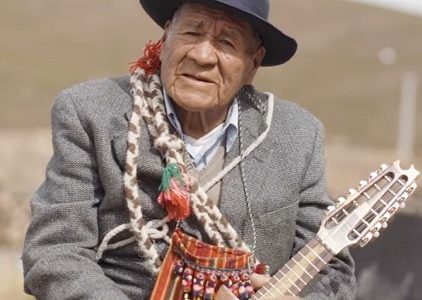 Sergio González rinde homenaje a cultor Aymara, Eugenio Challapa, que ya partió a la inmensidad