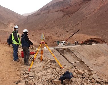 Un 50% de avance tiene la construcción de los muros de control aluvional en las quebradas Zofri y Esmeralda en Iquique
