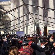 Tras los disturbios y relativa normalización, se reinicia ceremonia de reinstalación convencional