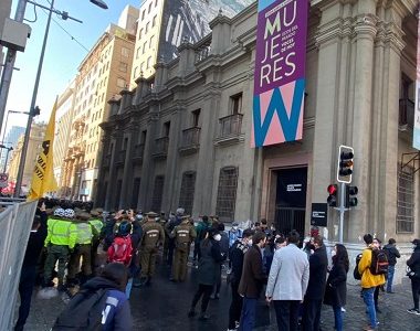 Ante represión policial se suspende en Santiago, la instalación de la Convención Constitucional