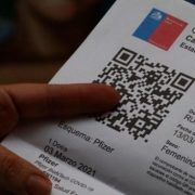 Modifican exigencias de pase de movilidad en fase de Apertura. Restaurantes y gimnasios deberán exigirlo en espacios cerrados.