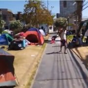 Municipalidad de Iquique e instituciones afines, instan al gobierno a cumplir compromiso de habilitar albergue humanitario para migrantes