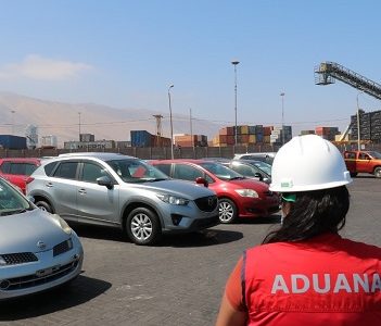 Treita autos, un fuselaje de avión y una barra de oro destacan en segunda Subasta Electrónica de Aduanas