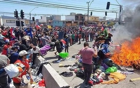 CUT Iquique rechaza ataque incendiario que recibieron migrantes venezolanos, tras movilización