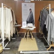 Artesanas aymaras del Tamarugal exponen productos de lana de alpaca en el evento Impact en Francia