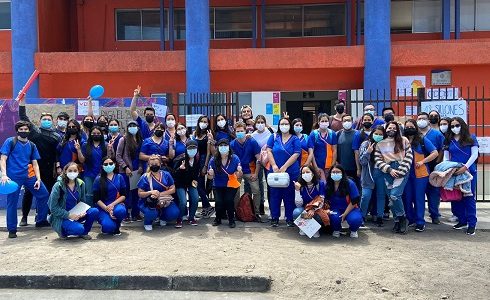 Unos 80 estudiantes de Odontología iniciaron paro por deficiencia en  Centro Clínico de la UNAP