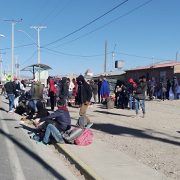 Alcalde y dirigente vecinal denuncian que no fueron informados por el gobierno, por albergue para migrantes en Colchane