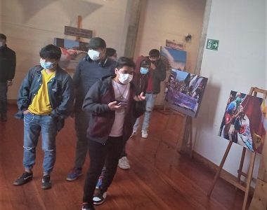 Estudiantes de terceros y cuartos medios del Liceo Comercial, realizan visita a la Casa de la Cultura de Iquique