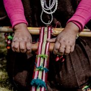 “Manos Creativas”, el evento que lleva la Artesanía del norte a la pasarela. Lanzamiento en la ex estación de Ferrocarril Iquique – Pueblo Hundido