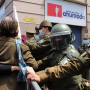 Rechazo generalizado: Detienen a Presidente de la ANEF cuando entrega petitorio del sector público