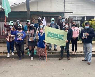 Voluntarios y adherentes se desplegaron por Boric: Más de 50 puerta a puerta a lo largo del país