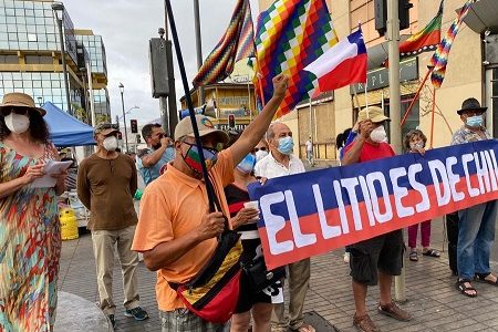Bajo la consigna de «El Litio Para Chile», grupo de ciudadanos se manifestaron en su defensa