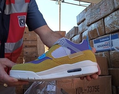 Aduanas incauta en Iquique 15 mil pares de zapatillas falsificadas de origen chino, cuyo destino final era Santiago