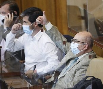 Diputados promueven que se pague por completo las licencias emitidas a consecuencia del Covid-19