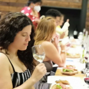 Vino del Desierto de la Universidad Arturo Prat presentó sus cepas e historia a especialistas