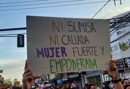 Ecos de la multitudinaria marcha que recorrió las calles, en el Día Internacional de la Mujer, en Iquique