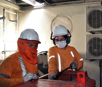 ITI incorporó a más de veinte estudiantes para que realicen sus prácticas profesionales en el puerto