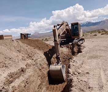 JEDENA inició trabajos con maquinaria pesada en Colchane, para construcción de nueva zanja y contener flujo migratorio irregular y al narcotráfico