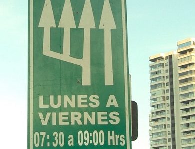 Retorno a clases intensifica tránsito, por lo que la IMI llama a la precaución y dispone sólo sentido sur en Av. Prat en parte de la mañana