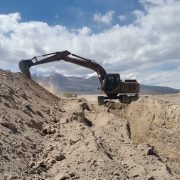 En Colchane, sector norte de Complejo Fronterizo, avanzan trabajos para construcción de zanja