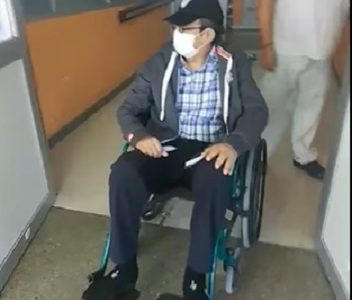 Alfonso Schiller Casanga, ya se encuentra en casa, para continuar con su recuperación.
