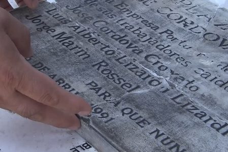 Empresa portuaria investiga origen de daños a placa memorial que recuerda a tres trabajadores ejecutados tras el golpe