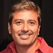 Tras velatorio en edifico del GORE, Víctor Ibaceta Vildozo, destacado funcionario público, será sepultado este lunes en el Parque del Sendero 