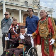 Músicos de Arica e Iquique y tres históricos danzantes, reciben reconocimiento en vida, frente al templo de La Tirana
