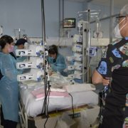 Autoridad sanitaria alerta sobre alza en casos de Covid 19 y en las consultas respiratorias pediátricas