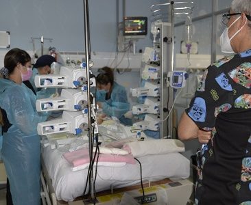Autoridad sanitaria alerta sobre alza en casos de Covid 19 y en las consultas respiratorias pediátricas