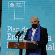 Para evaluar la implementación del Plan de Emergencia Habitacional, directores del Ministerio de Vivienda y Urbanismo se reúnen en Tarapacá