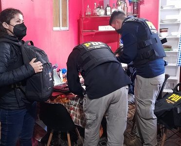 Suboficial de Ejército y otro sujeto, fueron formalizados almacenar y distribuir pornografía Infantil