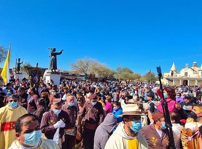 Iglesia destaca participación responsable de bailes y peregrinos que acudieron a La Tirana para saludar la Chinita 