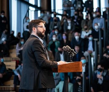 Impulsar la agenda de descentralización,  traspaso de competencias regionales,  formación de capacidades en regiones, entre los ejes del Gobierno