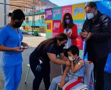 Tras el retorno a clases, autoridad sanitaria refuerza testeos preventivos y vacunación en los colegios de Tarapacá