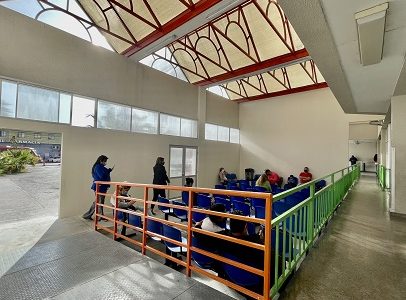 Hospital acondicionó nueva sala de espera en unidad de Urgencia. Inicialmente esta área se utilizó en la contingencia por Covid 19