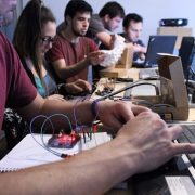 Convocan a Escuela de Oficios Creativos orientada a estudiantes de terceros y cuartos medios, universitarios y artistas locales