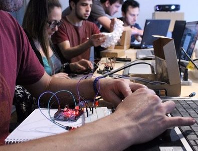 Convocan a Escuela de Oficios Creativos orientada a estudiantes de terceros y cuartos medios, universitarios y artistas locales