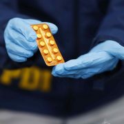 PDI detecta que en este año, ha aumentado la venta de medicamentos de forma irregular. Llama a la comunidad a comprar sólo en lugares establecidos