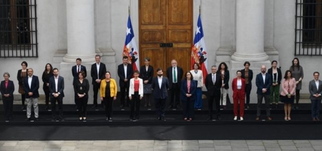 Presidente Boric en su primer cambio de gabinete, designo a 6 nuevos ministros